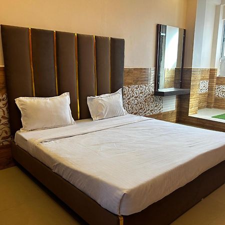 Hotels7Apple Mahoba Esterno foto