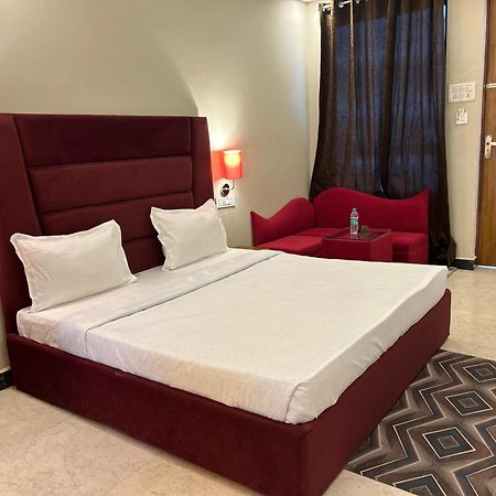 Hotels7Apple Mahoba Esterno foto