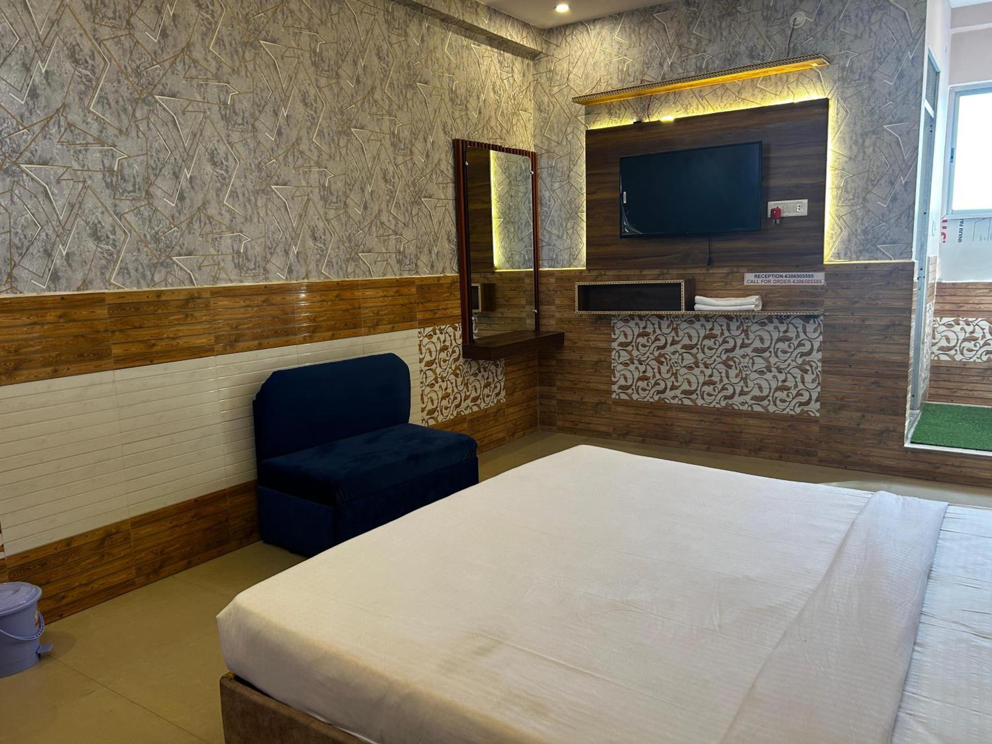 Hotels7Apple Mahoba Esterno foto