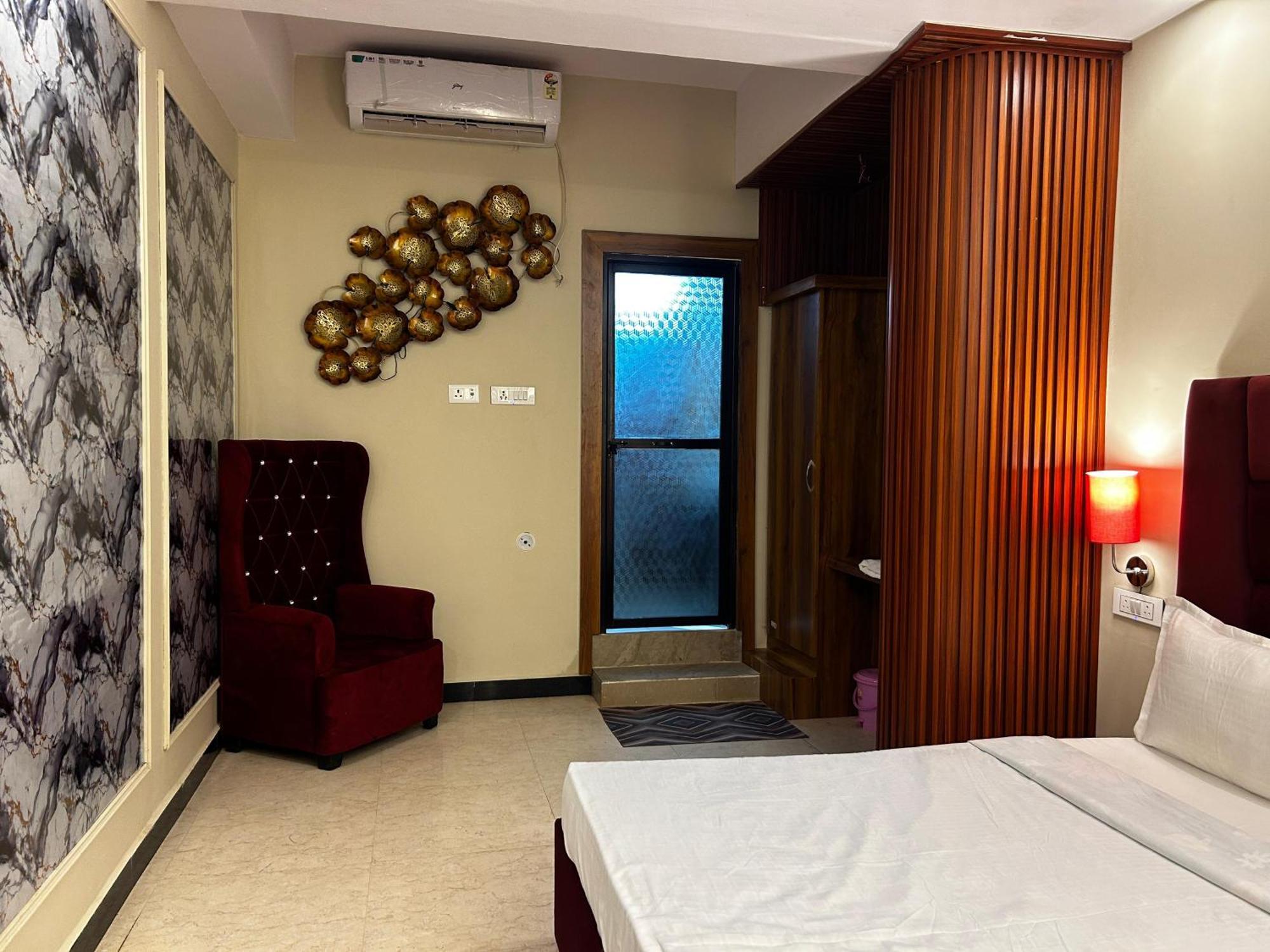 Hotels7Apple Mahoba Esterno foto