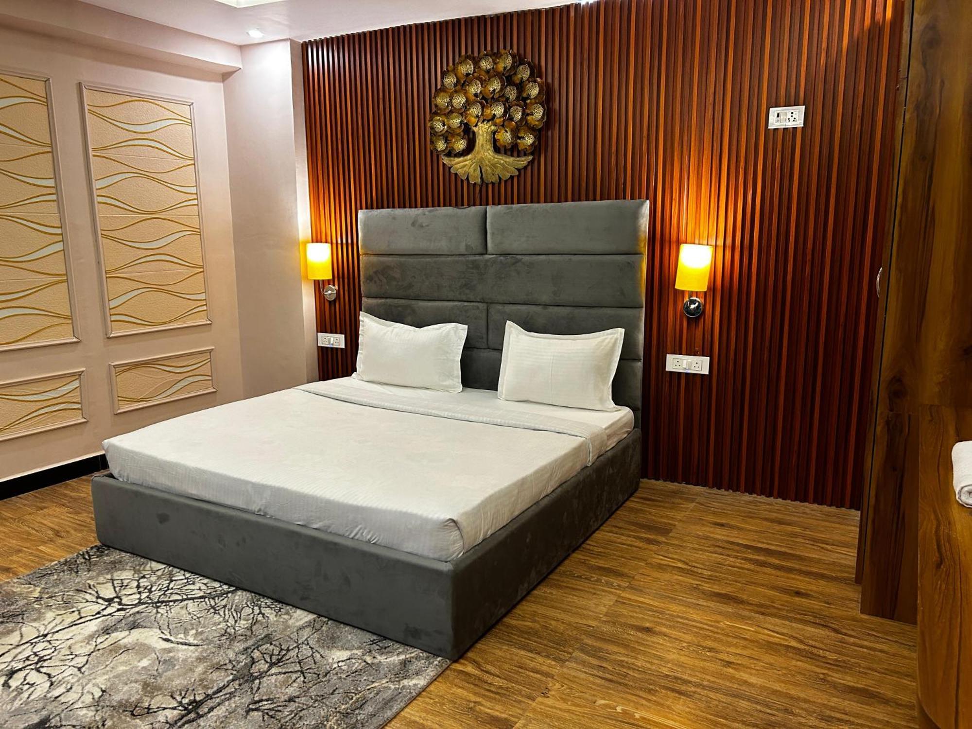 Hotels7Apple Mahoba Esterno foto