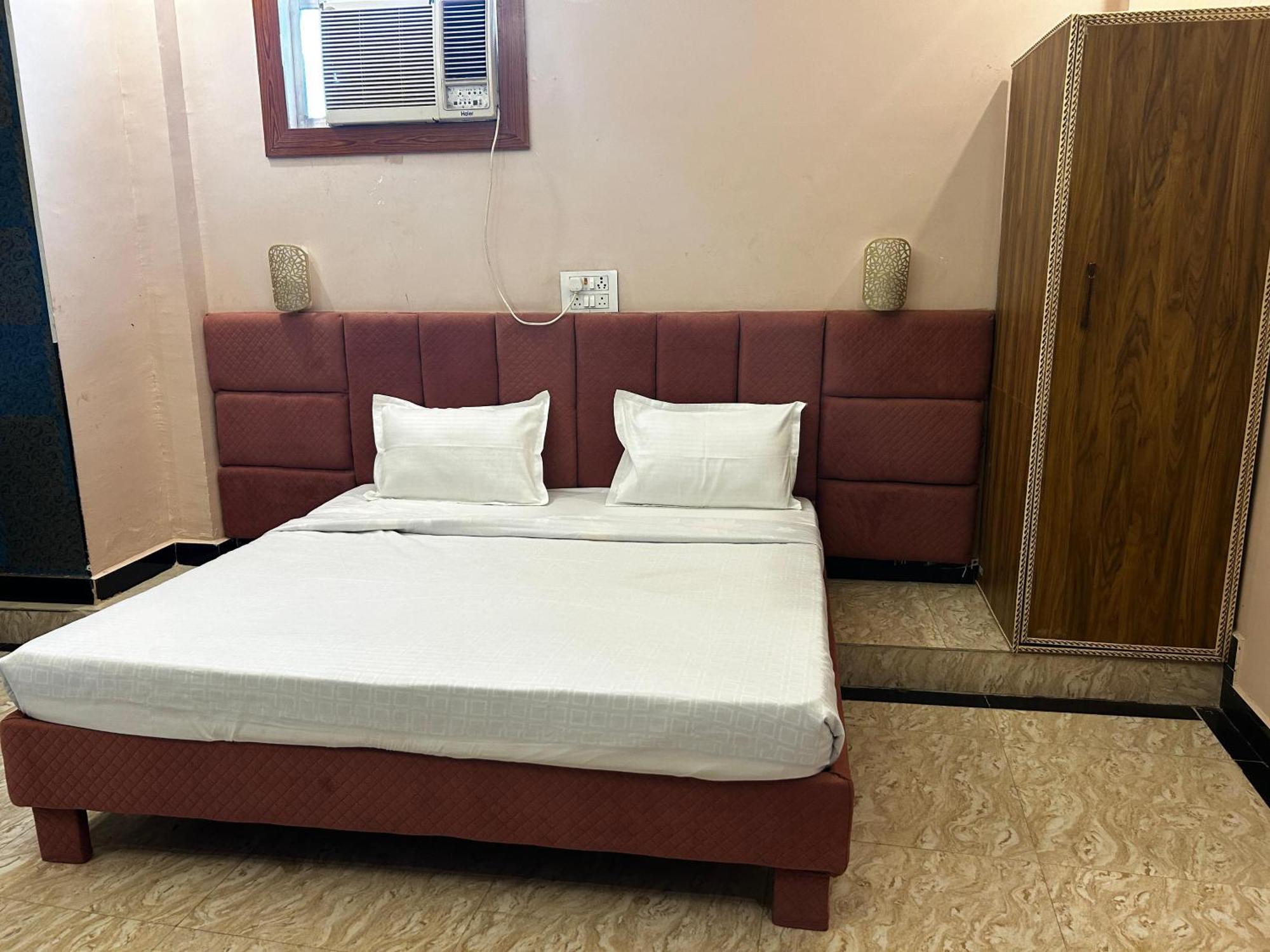 Hotels7Apple Mahoba Esterno foto