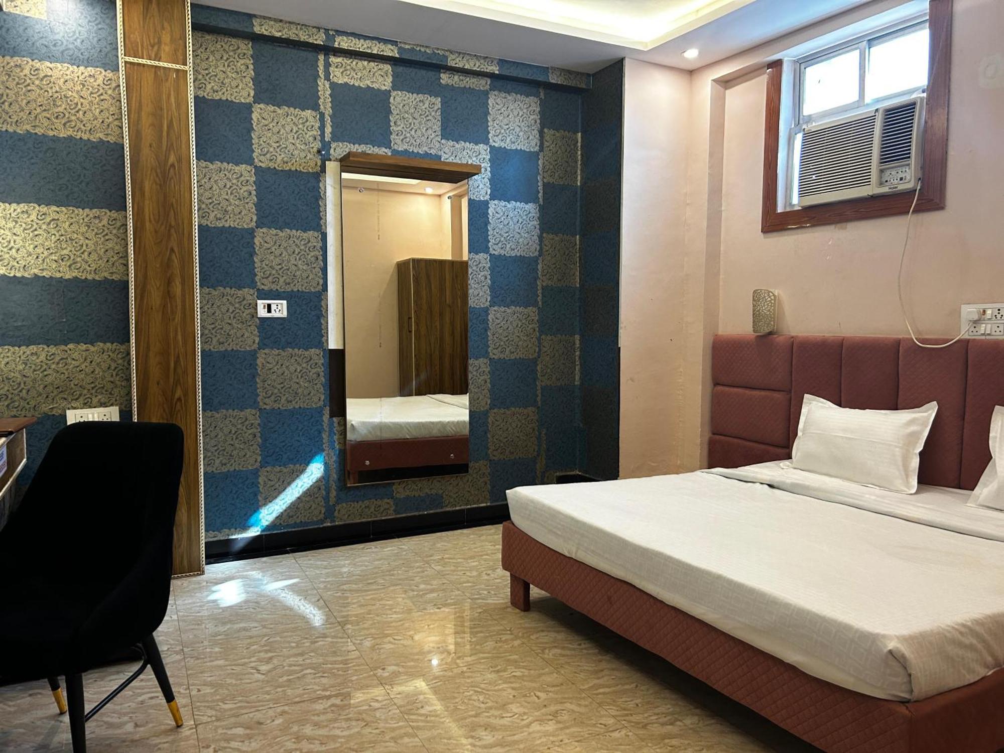 Hotels7Apple Mahoba Esterno foto